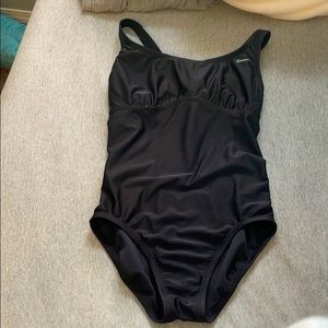 nike one-piece swimsuit